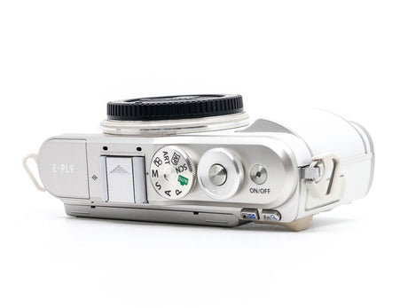 Olympus Pen E-PL9 - segunda mano - excelente estado - detalle 3 de 4 - SKU 3661490 - Camera Market