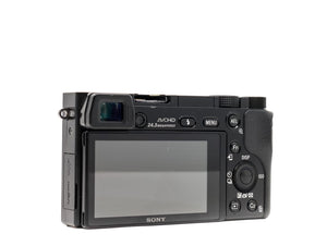 Sony Alpha A6000 - segunda mano - excelente estado - detalle 4 de 4 - SKU 3797201 - Camera Market