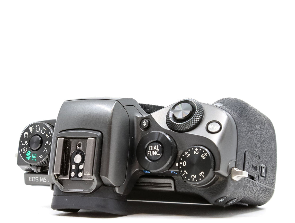 Canon EOS M5 - segunda mano - excelente estado - detalle 4 de 4 - SKU 3731805 - Camera Market