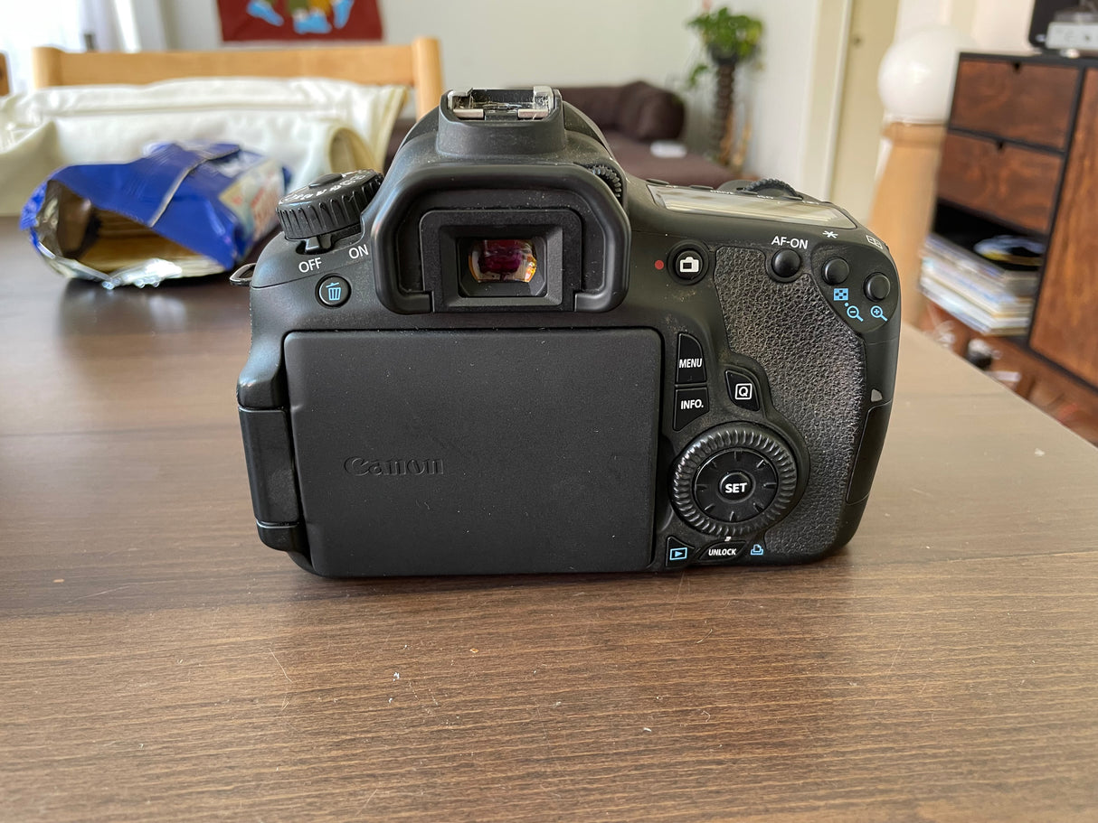 CanonEOS60Db4daf853-e3a8-46c2-81c5-5a91c8437412