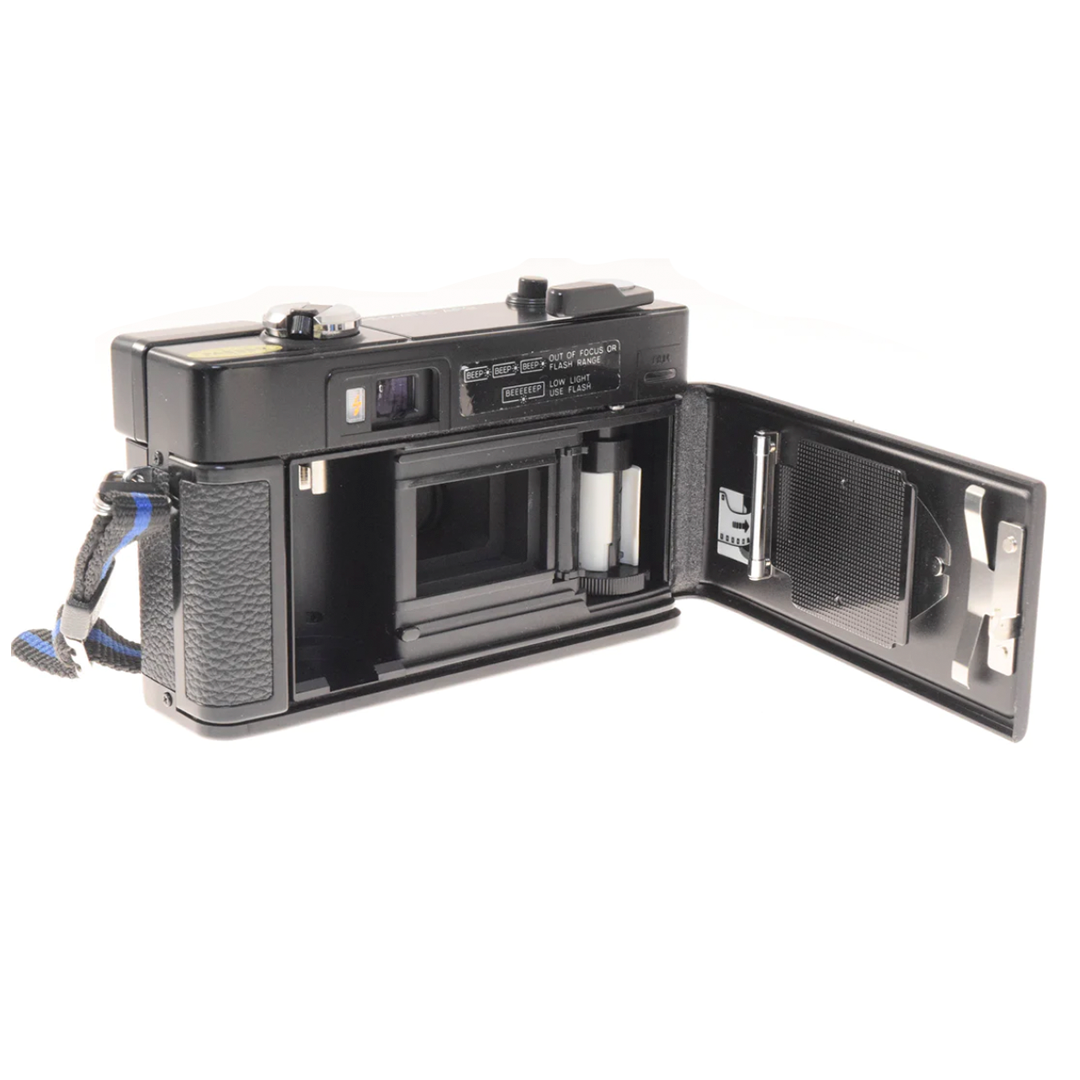 Minolta Hi-Matic AF 2 - 35mm Analog Camera 