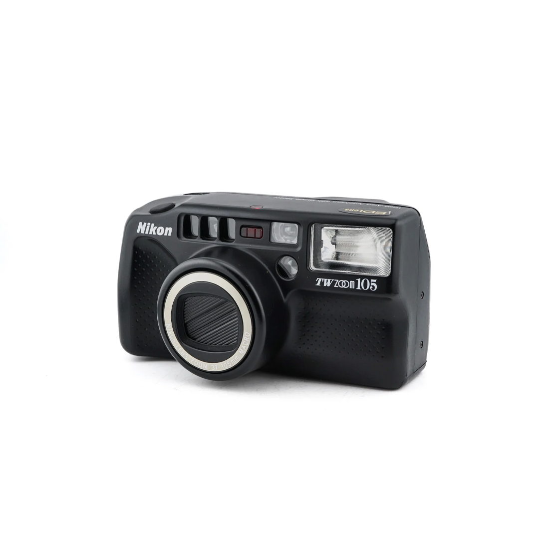 Nikon TW Zoom 105 – Analoge 35mm Kamera · Hauptbild