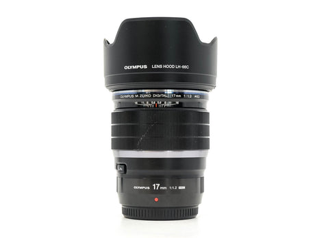 Olympus M.Zuiko Digital ED 17mm f/1.2 PRO - segunda mano - excelente estado - foto principal - SKU 3518806 - Camera Market