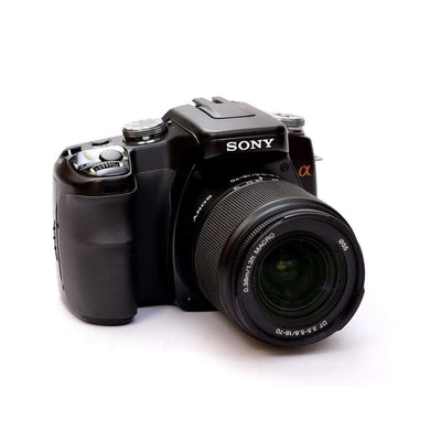 Alpha DSLR-A100 Spiegelreflexkamera - Schwarz + Sony DT 18-200mm f/3.5-6.3