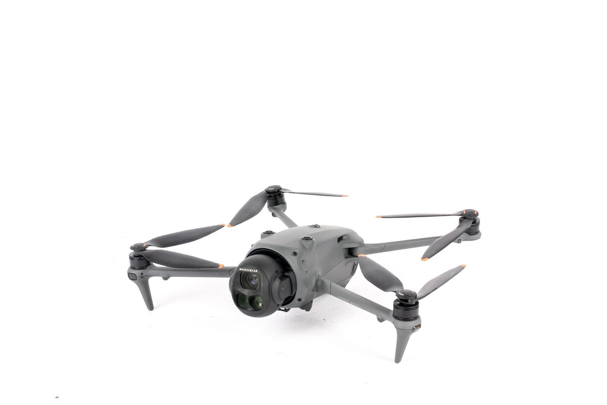 DJI Mavic 4 Pro Flymore Combo with RC 2 Controller · Hauptbild