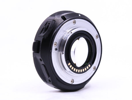 Metabones EF auf Micro Four Thirds T Speed Booster ULTRA 0,71x