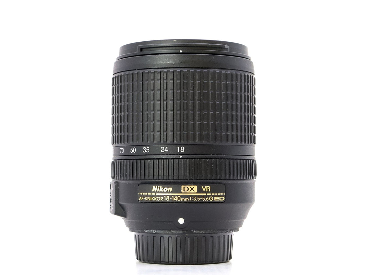 Nikon AF-S DX Nikkor 18-140mm f/3.5-5.6G ED VR · Hauptbild